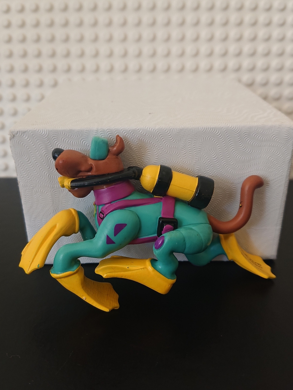2008 Hanna-Barbera Character Ltd - Scuba Scooby Doo Figure - Diving Wet Suit
